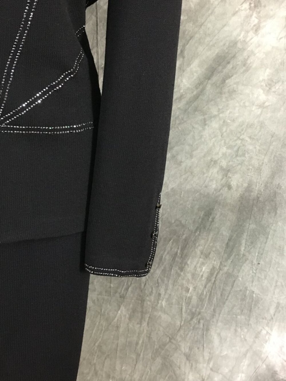 BEAUTIFUL St John evening knit black rhinestones embellished skirt suit 10 - Picture 6 of 10